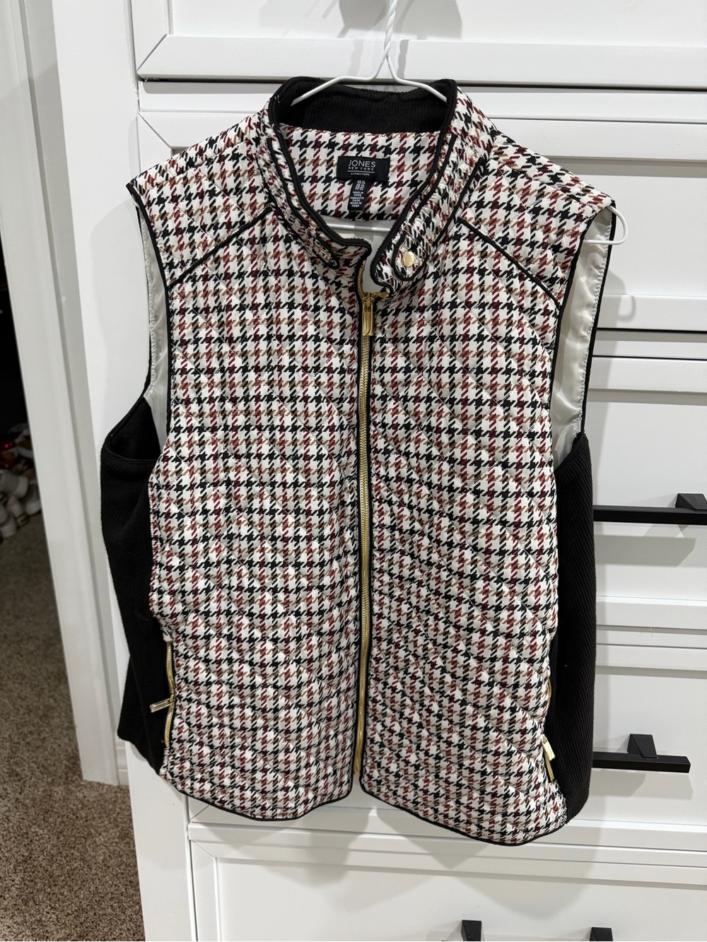 Jones New York Houndstooth Quilted Vest - Black, White & Red